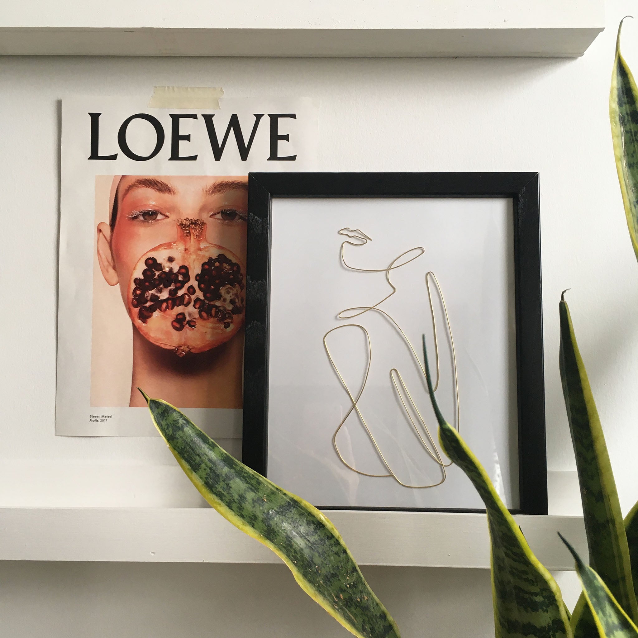 Comfort wire art - black frame lifestyle