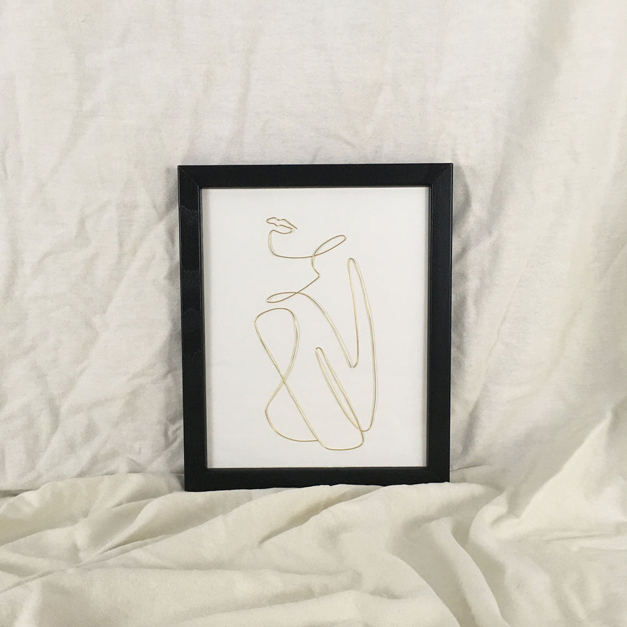 Comfort wire art - black frame gold wire